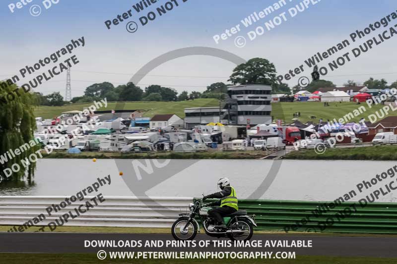 Vintage motorcycle club;eventdigitalimages;mallory park;mallory park trackday photographs;no limits trackdays;peter wileman photography;trackday digital images;trackday photos;vmcc festival 1000 bikes photographs